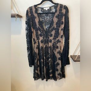 S long sleeve lace dress